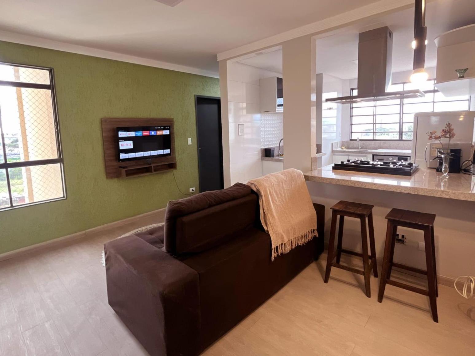 Completo Com Ar Condicionado No Jardim America Goiânia